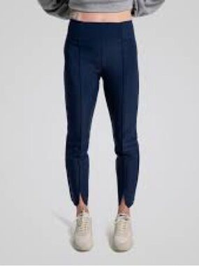 Epoque Evolution Jet Set Navy Ankle Pants